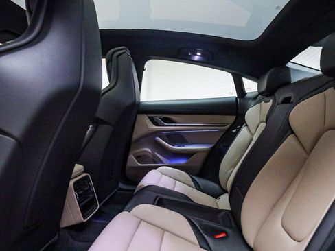 Used 2025 Porsche Taycan image 21