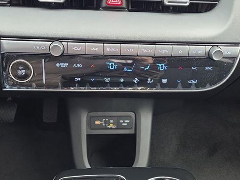 Used 2025 Hyundai Ioniq 5 SE image 30