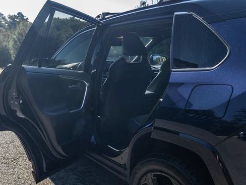 Used 2020 Toyota RAV4 XSE w/ Carpet Mat Package AWD/4WD image 20