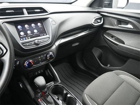 Used 2022 Chevrolet TrailBlazer LS image 28