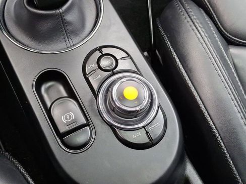 Used 2021 MINI Cooper SE w/ 8.8" Touchscreen Nav Package image 17