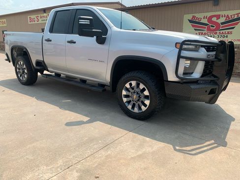 Used 2022 Chevrolet Silverado 2500 Custom w/ Custom Value Package AWD/4WD image 1