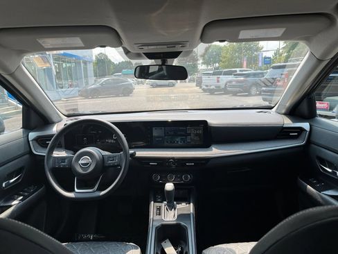 Used 2025 Nissan Kicks SV AWD/4WD image 49