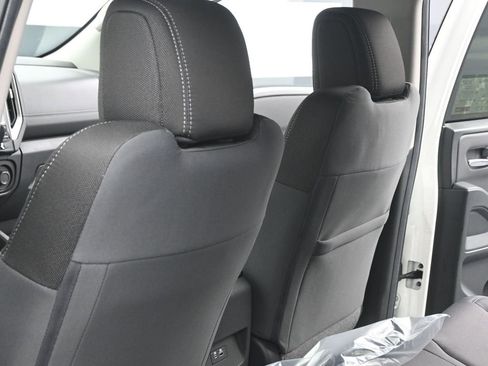 New 2026 Nissan Frontier SV w/ All-Weather Content Package AWD/4WD image 19