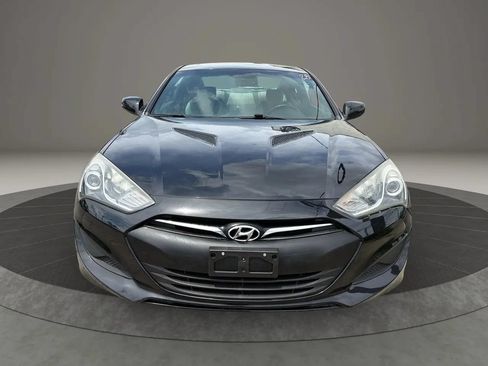 Used 2013 Hyundai Genesis 2.0T RWD image 2