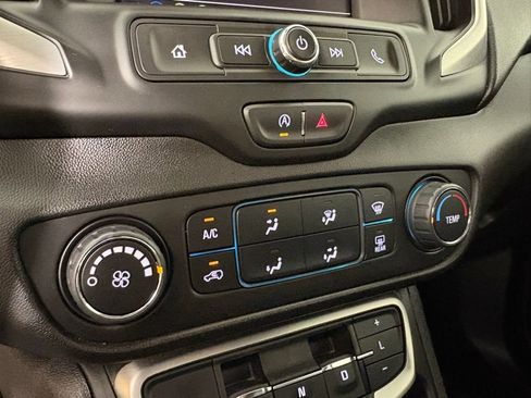 Used 2024 GMC Terrain SLE FWD image 31