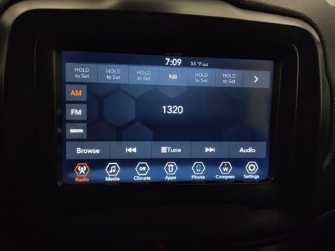 Used 2021 Jeep Renegade Sport image 25