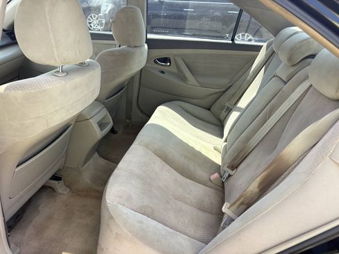 Used 2010 Toyota Camry LE FWD image 16