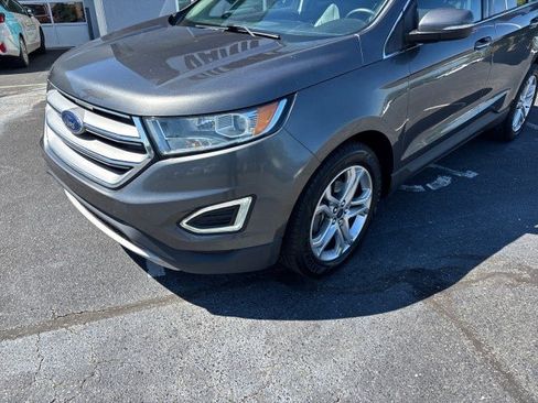 Used 2017 Ford Edge Titanium w/ Equipment Group 301A FWD image 8