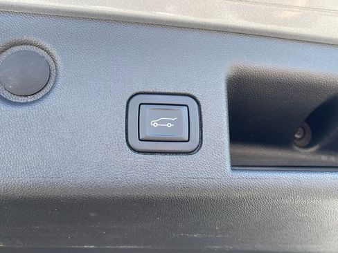 Used 2023 Chevrolet Equinox LT image 16