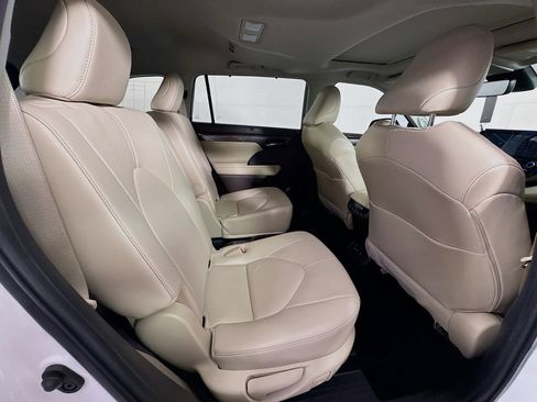 Used 2022 Toyota Highlander Limited FWD image 35