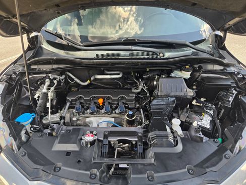 Used 2019 Honda HR-V Touring image 32