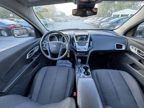 Used 2017 Chevrolet Equinox LS image 14