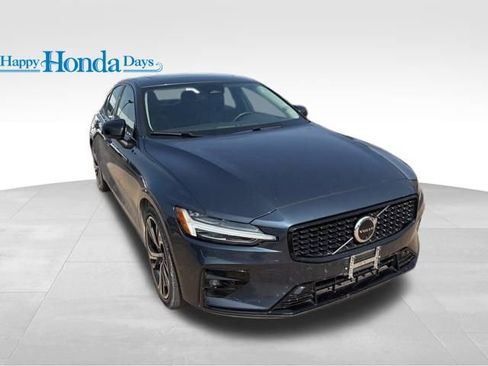 Used 2024 Volvo S60 B5 Plus image 10