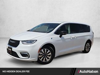Used 2024 Chrysler Pacifica Limited FWD video 1