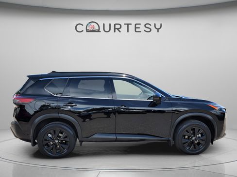 Certified 2023 Nissan Rogue SV w/ SV Premium Package AWD/4WD image 8