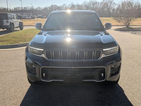 Used 2022 Jeep Grand Cherokee Overland w/ Luxury Tech Group IV image 8
