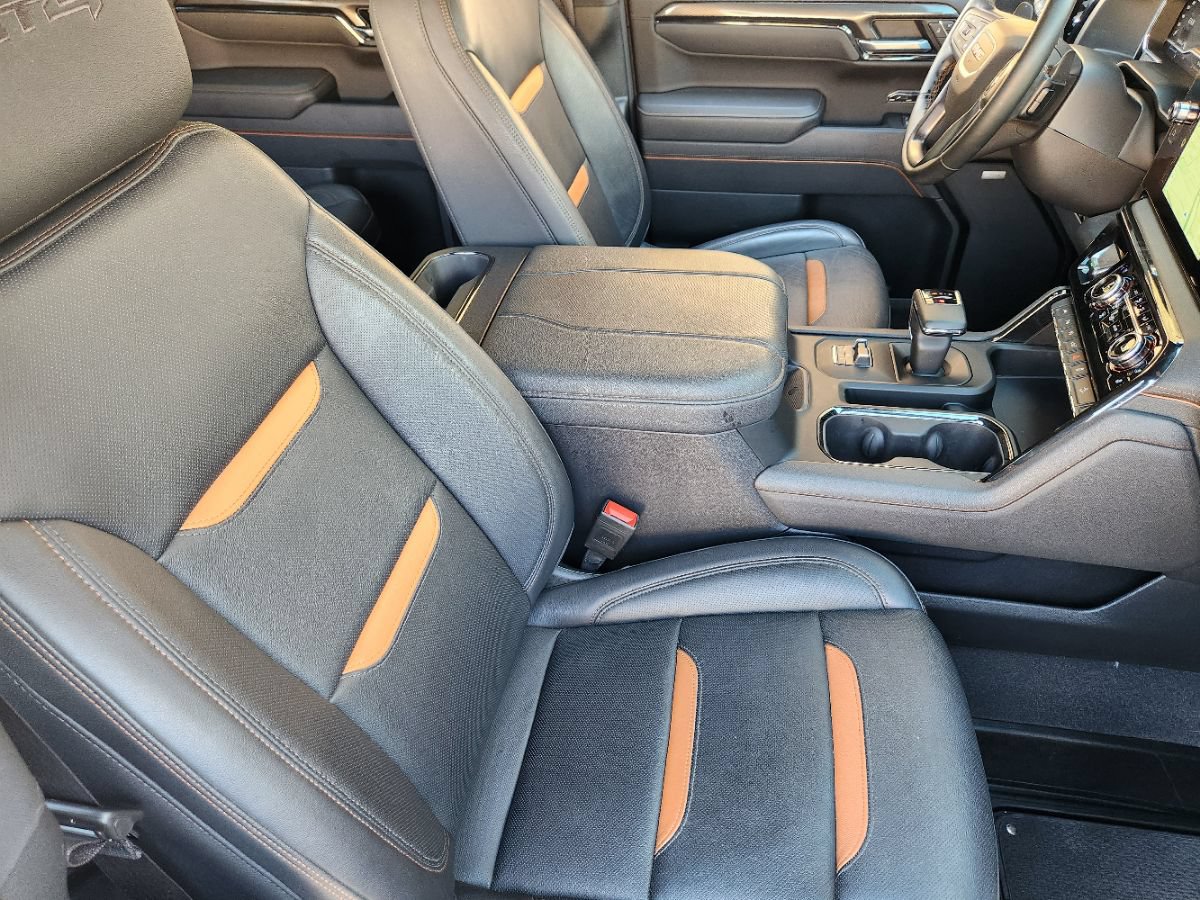 Used 2025 GMC Sierra 1500 AT4 w/ AT4 Premium Package AWD/4WD image 34