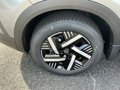 New 2026 Nissan Kicks SV image 7