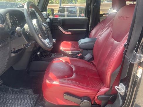 Used 2013 Jeep Wrangler Rubicon AWD/4WD image 9