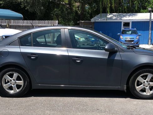 Used 2013 Chevrolet Cruze LT image 2