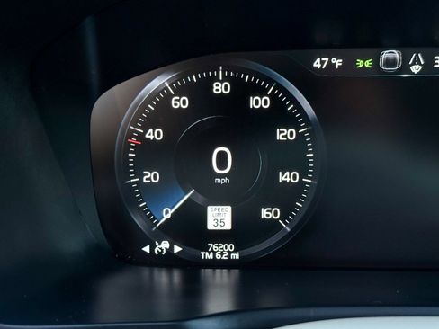 Used 2022 Volvo XC90 T5 Momentum w/ Climate Package image 43