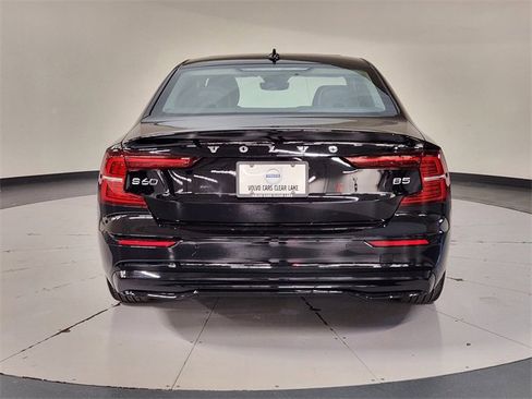 Used 2024 Volvo S60 B5 Core image 10