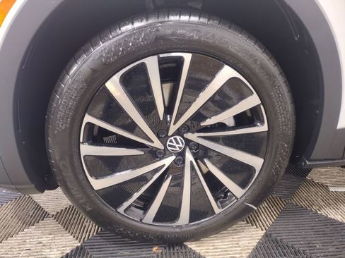 New 2026 Volkswagen ID.4 Pro image 5