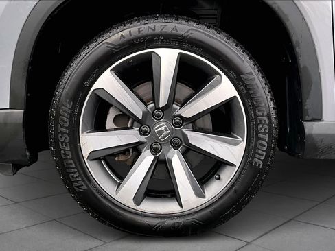 Used 2024 Honda Pilot Elite image 11