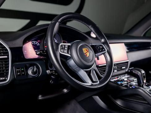 Used 2021 Porsche Cayenne AWD/4WD image 30