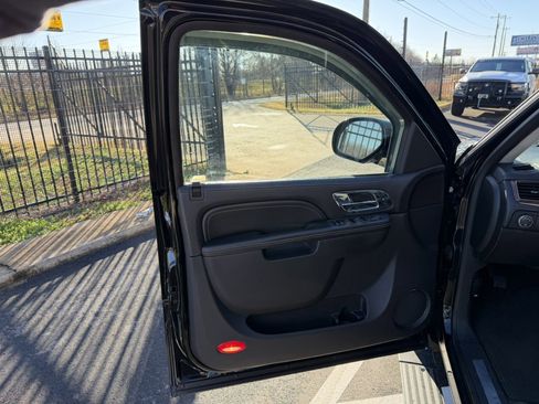 Used 2012 Cadillac Escalade ESV Platinum image 25