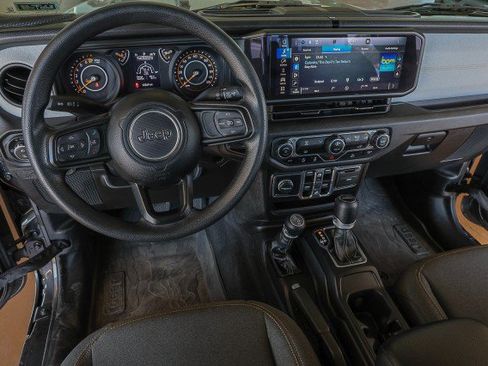 Used 2024 Jeep Gladiator Sport AWD/4WD image 22