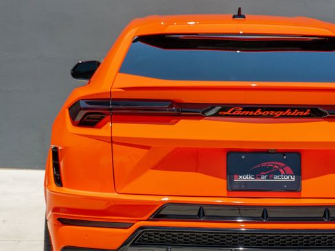 Used 2023 Lamborghini Urus S AWD/4WD image 42