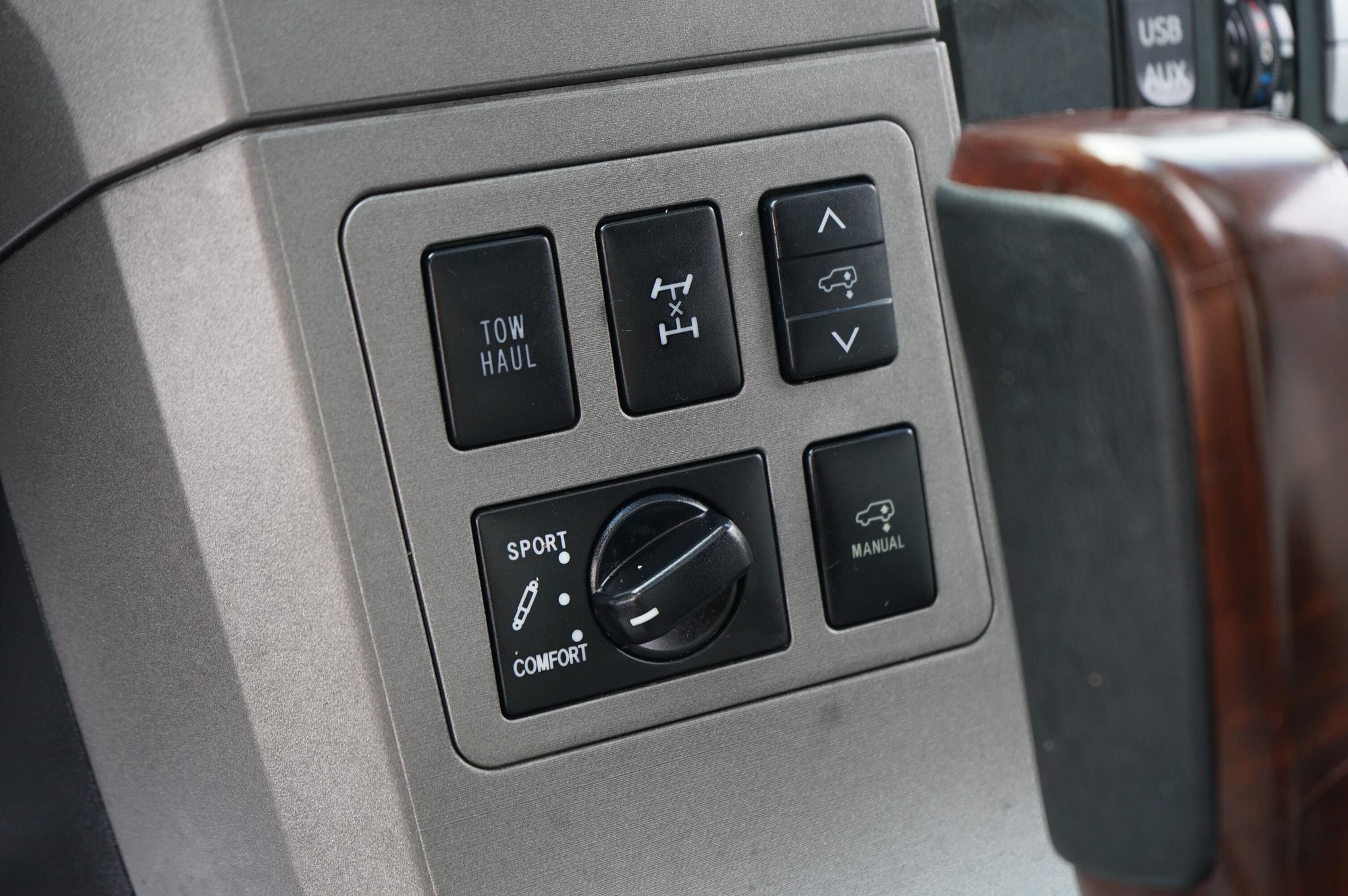 Used 2011 Toyota Sequoia Platinum AWD/4WD image 21