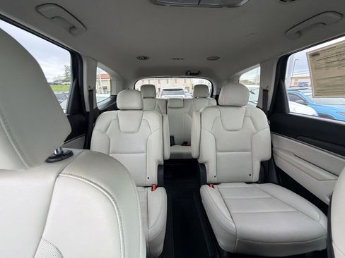 Used 2023 Kia Telluride S image 13