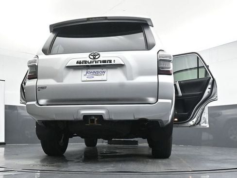 Used 2020 Toyota 4Runner SR5 Premium w/ Moonroof Package AWD/4WD image 37