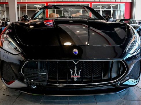 Used 2018 Maserati GranTurismo Sport image 11