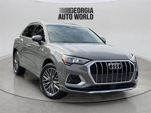 Used 2022 Audi Q3 2.0T Premium w/ Convenience Package AWD/4WD image 2