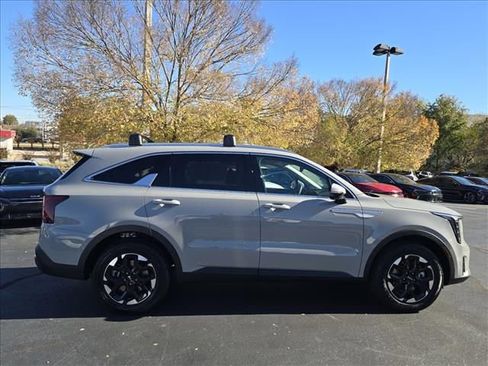 New 2026 Kia Sorento S w/ S Panoramic Sunroof Package image 2