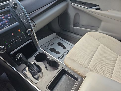 Used 2016 Toyota Camry LE FWD image 22