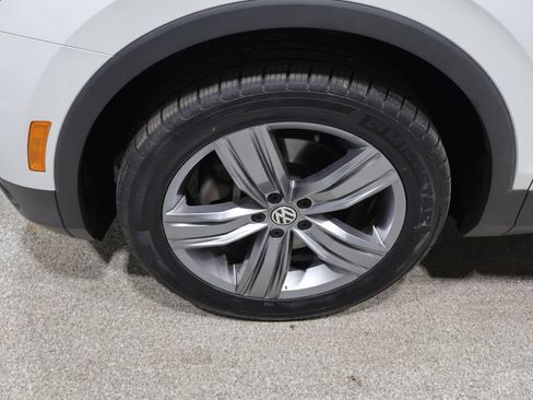 Used 2020 Volkswagen Tiguan SEL AWD/4WD image 8