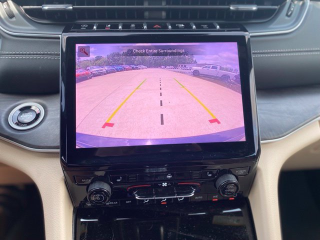 Used 2025 Jeep Grand Cherokee Limited RWD image 22