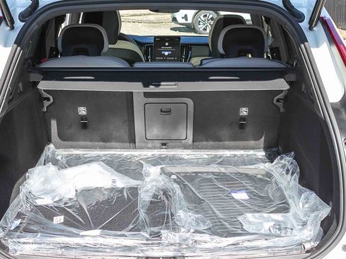 New 2026 Volvo XC60 B5 Plus w/ Climate Package PRO image 27