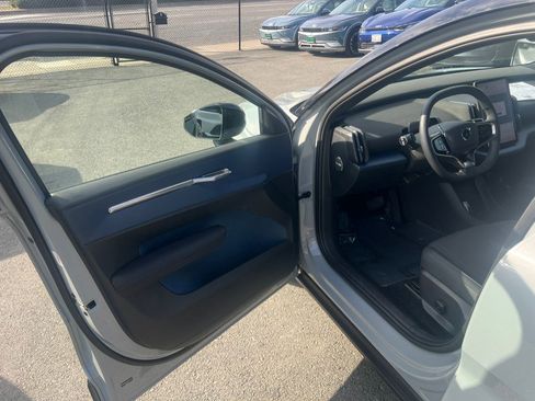 Used 2025 Volvo EX30 Ultra image 9