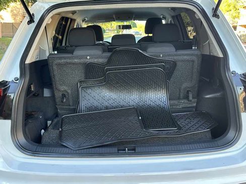 Used 2018 Volkswagen Tiguan S image 40