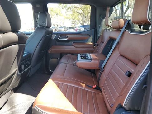 Used 2025 GMC Sierra 1500 Denali Ultimate image 11