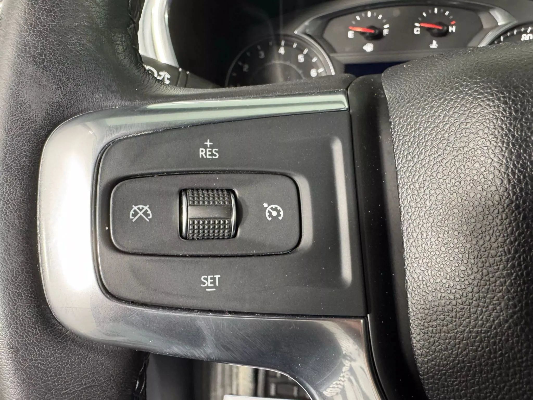 Used 2020 Chevrolet Blazer LT FWD image 16