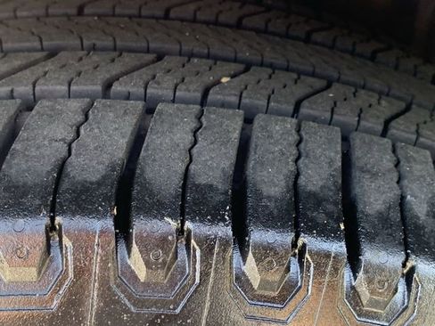 Certified 2020 Toyota Camry SE w/ Convenience Package image 34