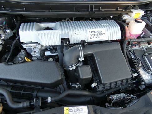 Used 2015 Toyota Prius Four image 68