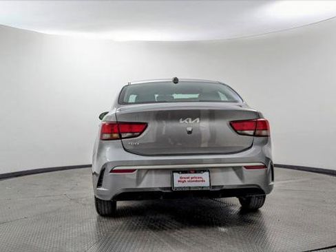 Used 2023 Kia Rio S image 3